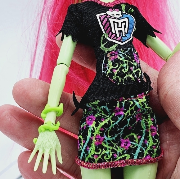 Monster High Venus McFlytrap Ghoul Spirit Doll - Picture 8 of 9